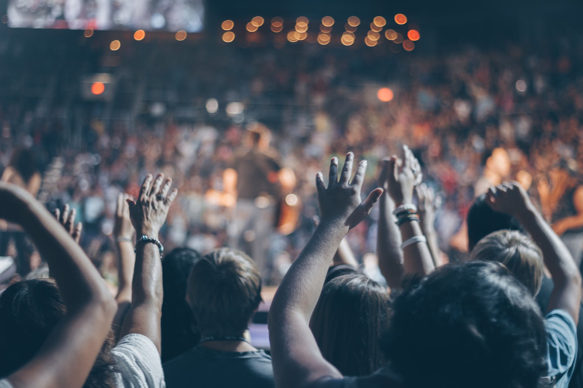 ¿Por qué las personas cambian de iglesia o de religión?